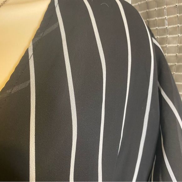 Rue 21 Flowy Romper Black with White Stripes Size Small - Picture 3 of 6